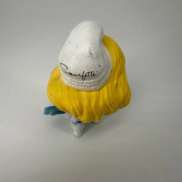 Smurf Smurfette Toy Figure 2011 Peyo Made for McDonalds‎ Red Flower White Dress - Picture 4 of 8